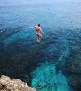 Lompat di Blue Lagoon Bali